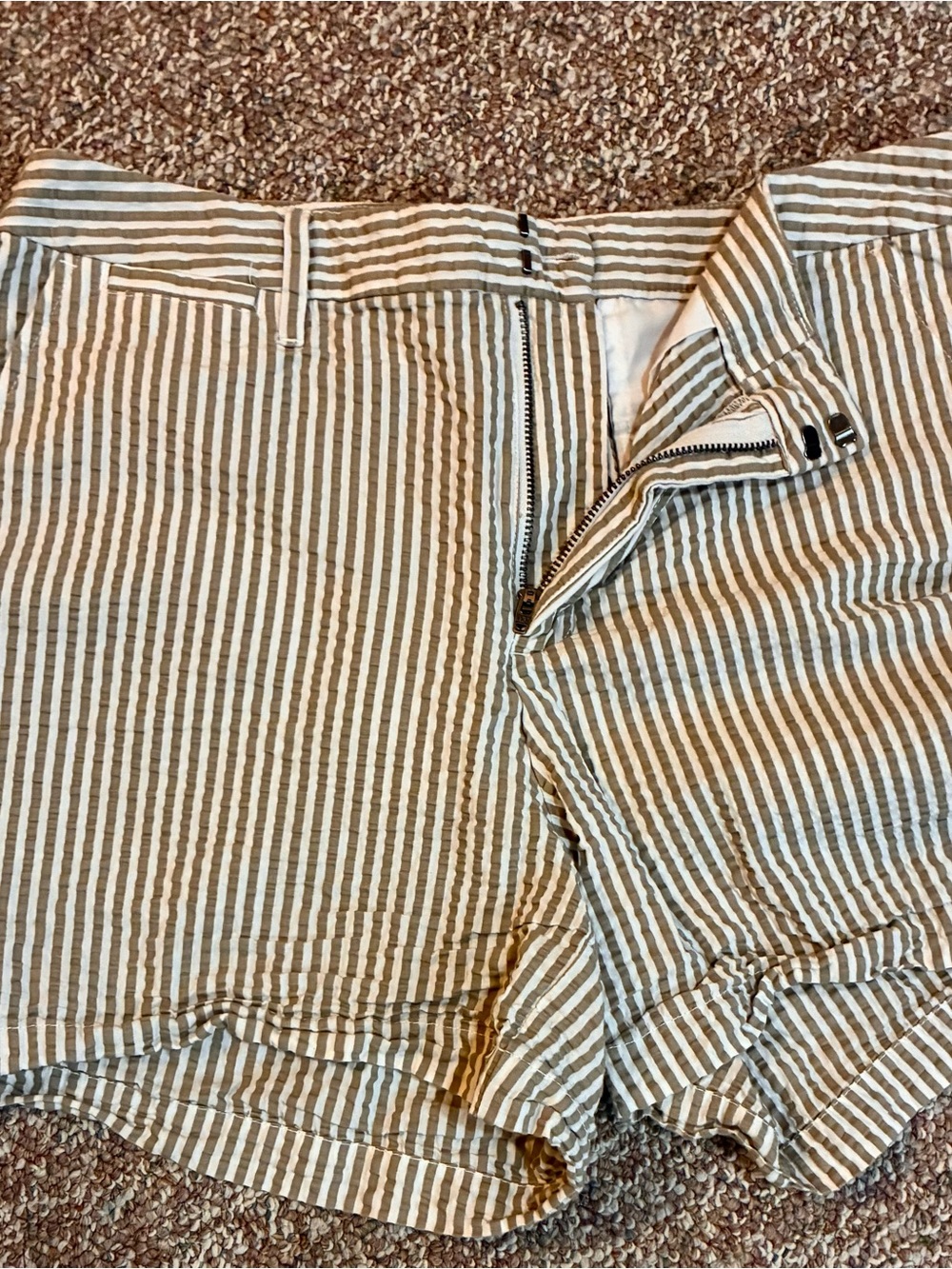 Women’s Striped Seersucker Shorts - Beige/White